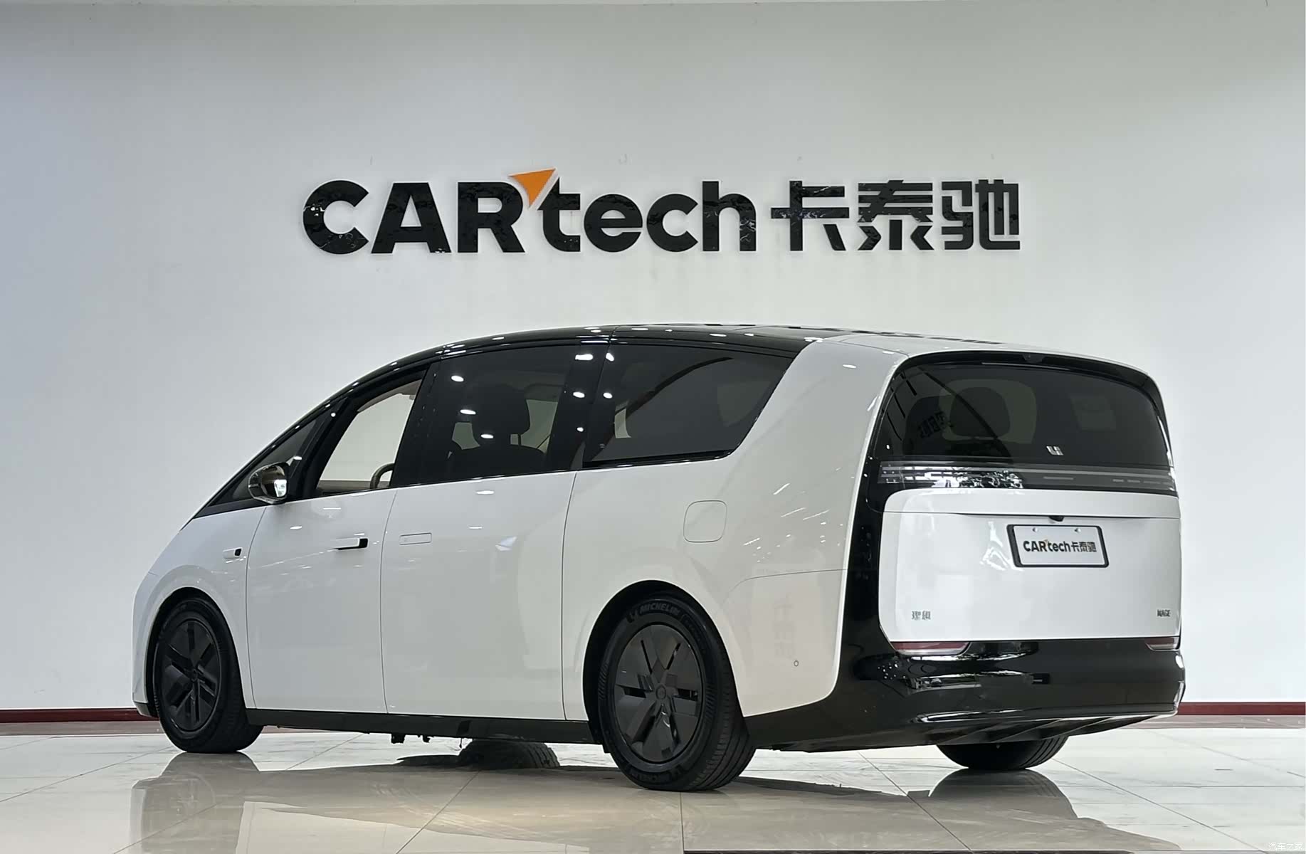 Li Auto MEGA, 2025 22