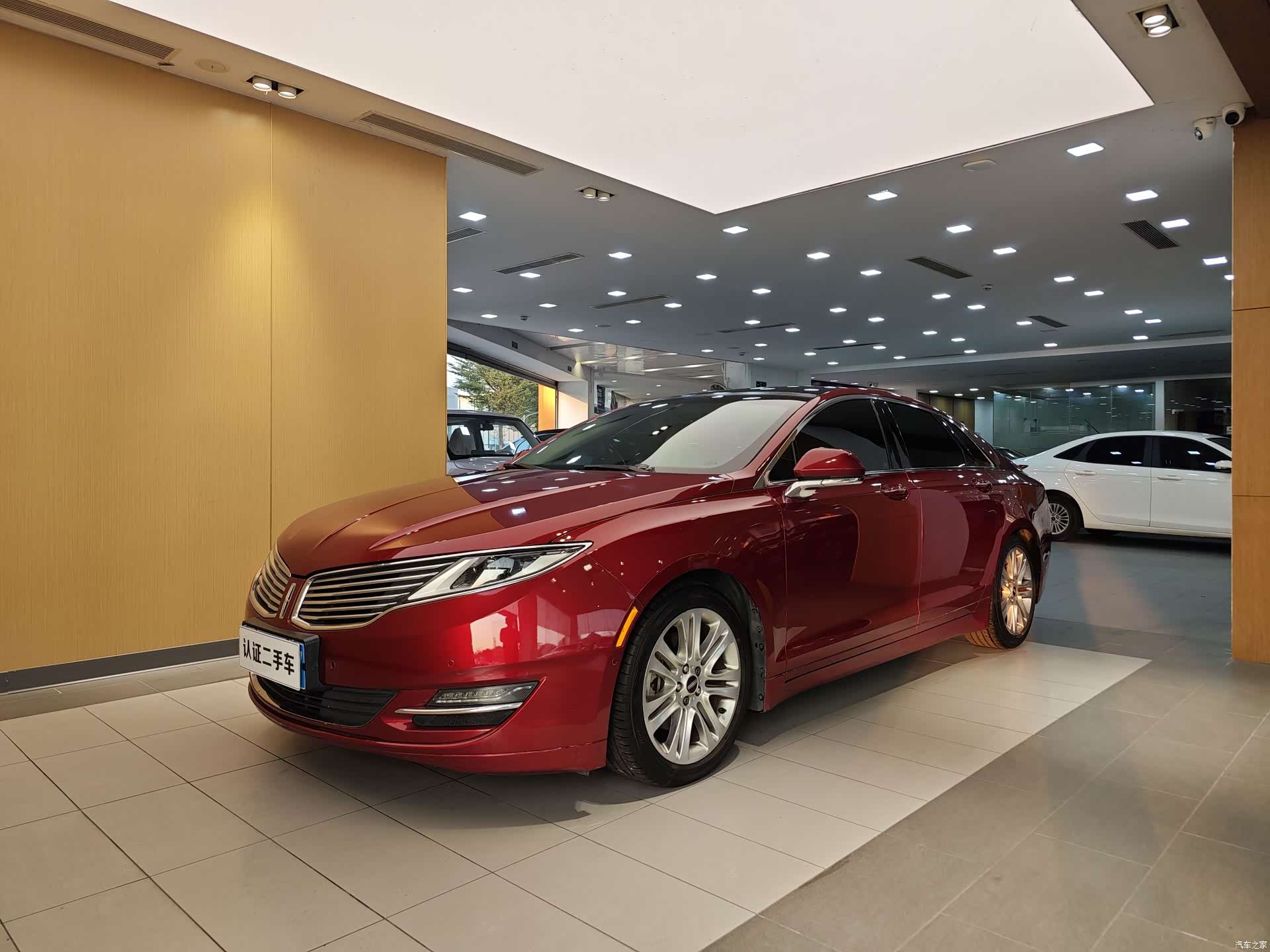 Lincoln MKZ, 2015 1