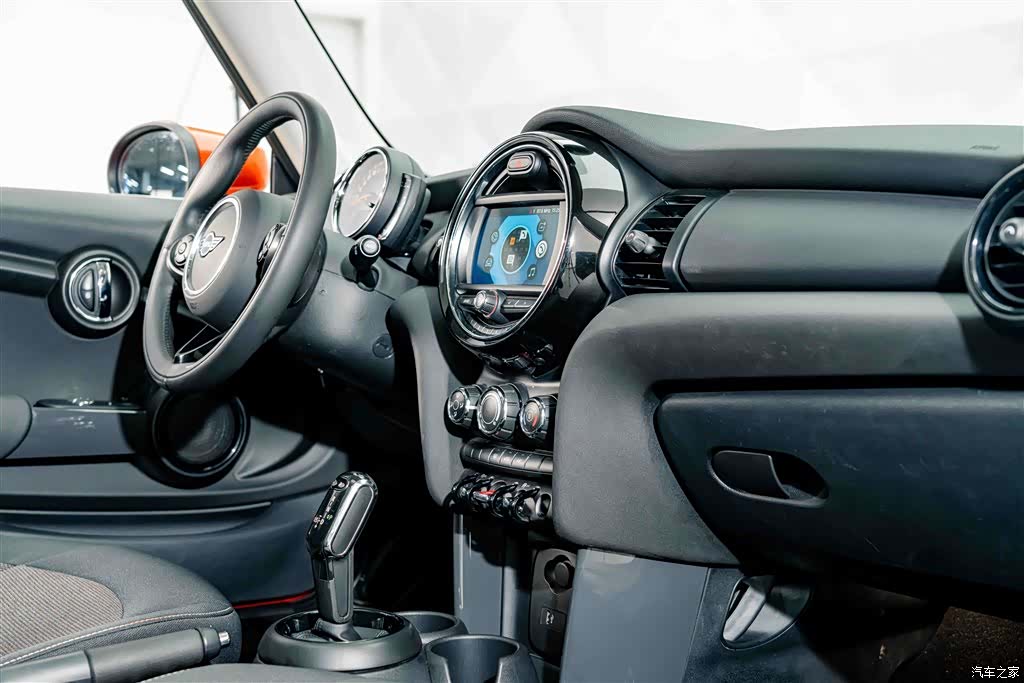 Mini ONE, 2021 15