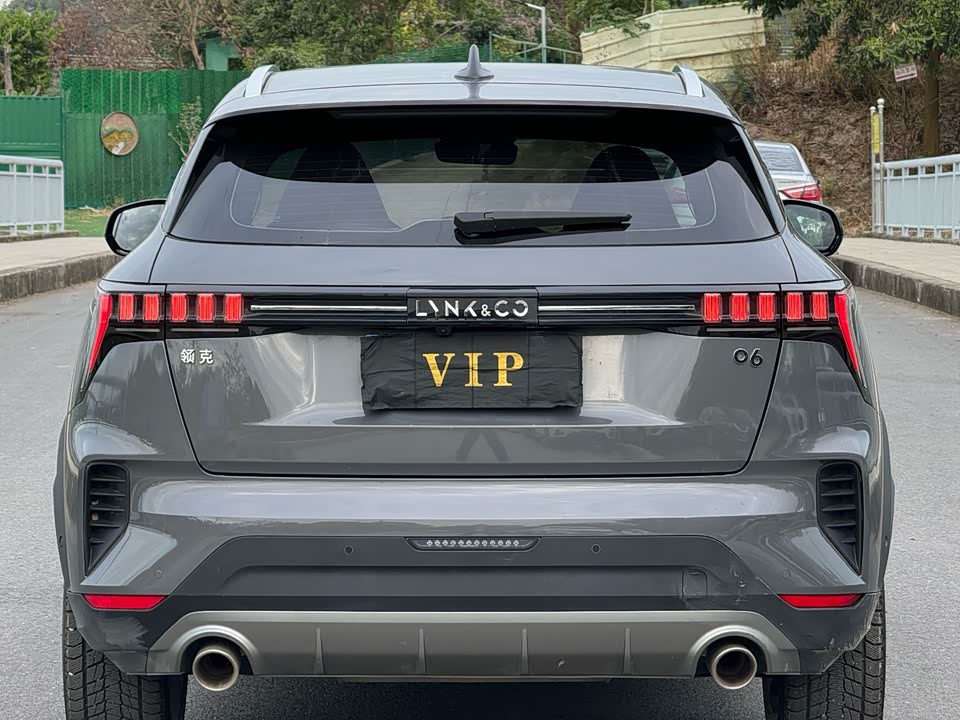 Lynk & Co 06