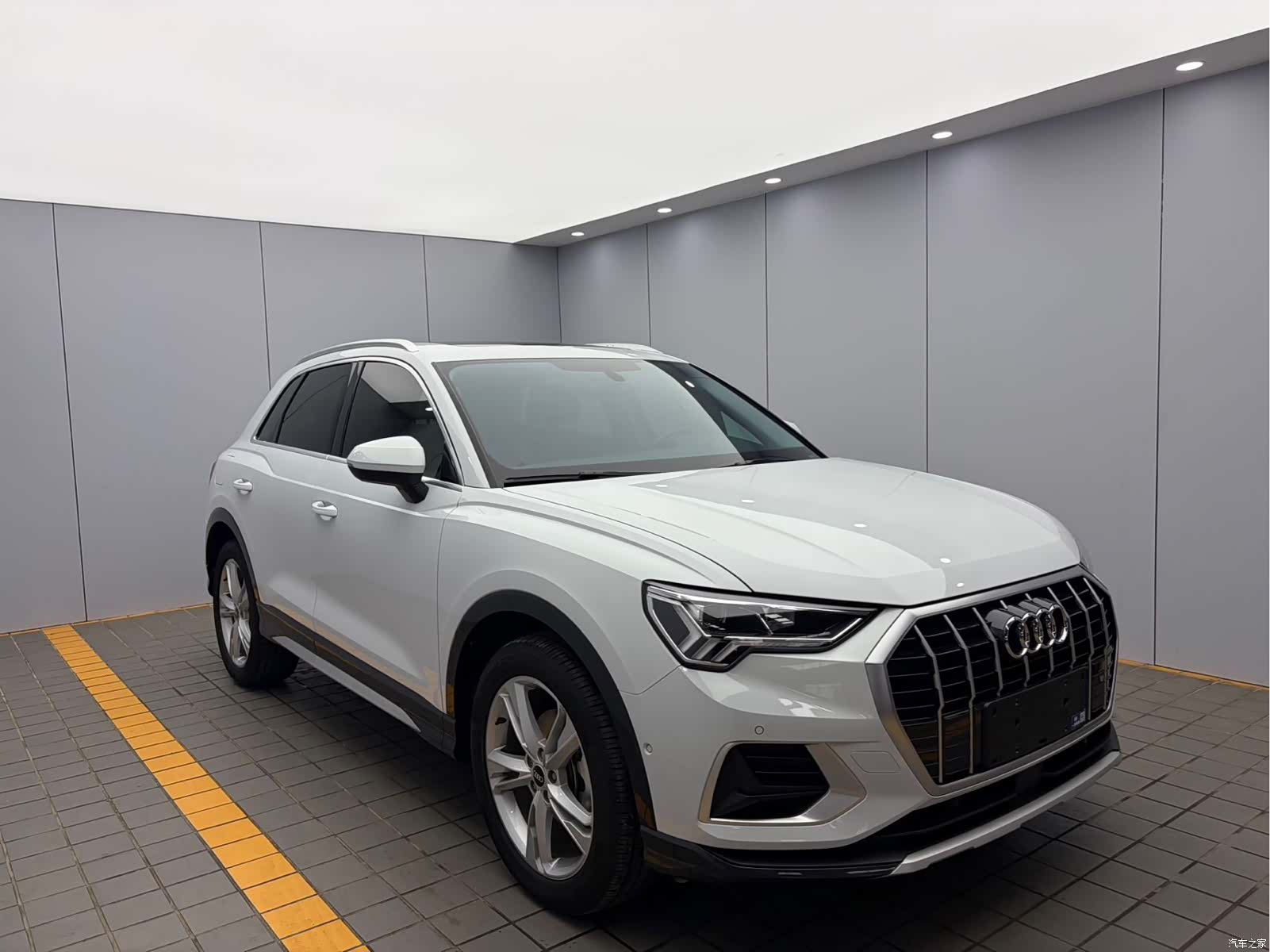 Audi Q3, 2022 3