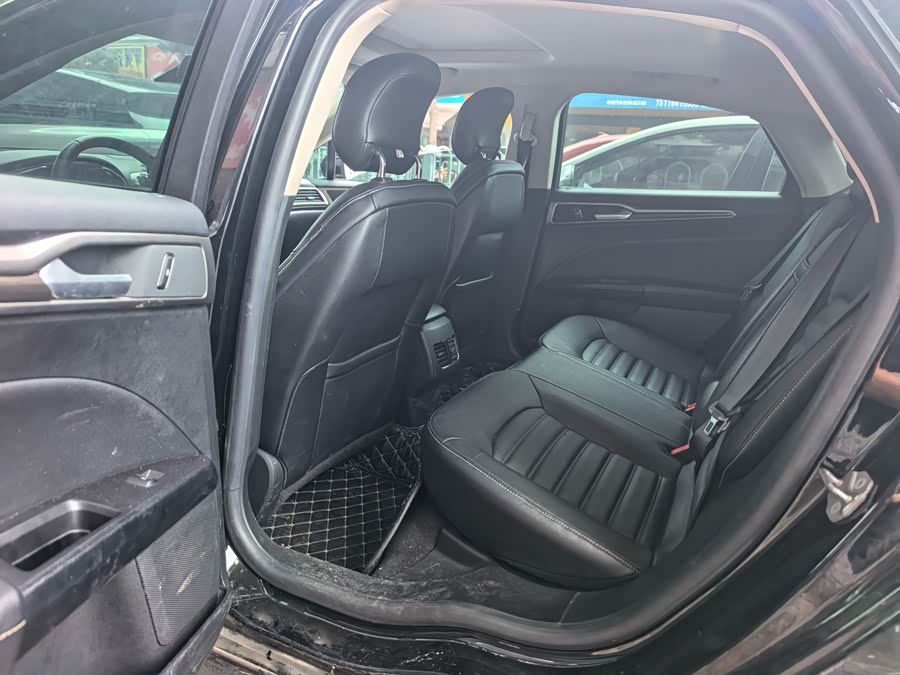Ford Mondeo 2020, фото 6