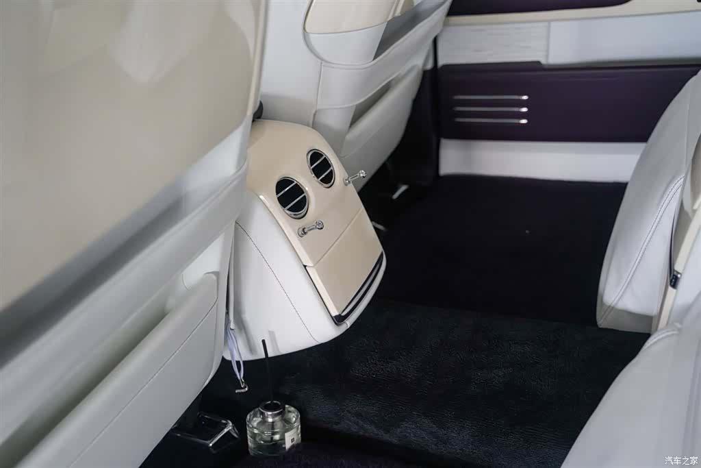 Rolls-Royce Phantom, 2019 17
