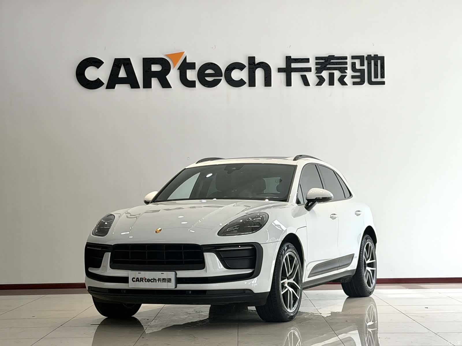Porsche Macan, 2024 1