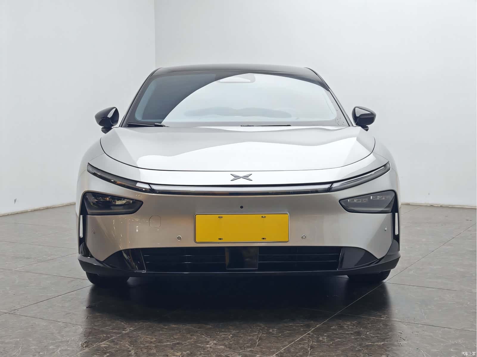 Xpeng P7, 2025 все фото