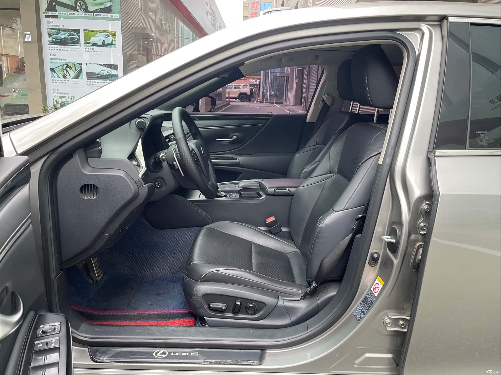 Lexus ES, 2019 4