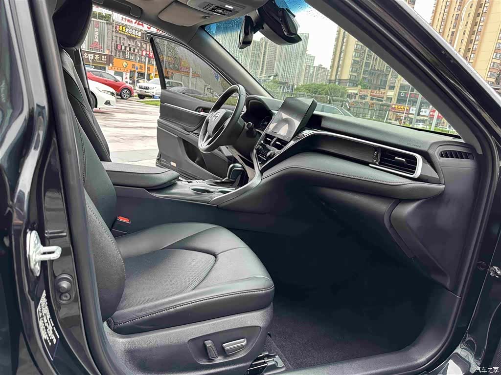 Toyota Camry, 2023 12