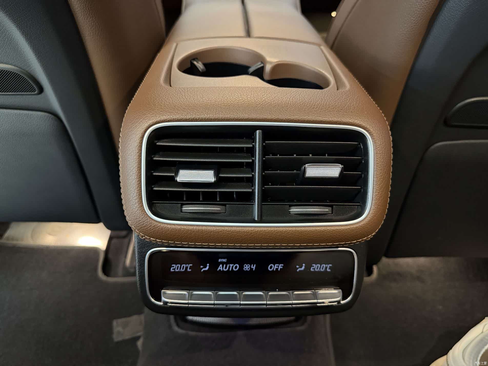 Mercedes-Benz GLE, 2025 11