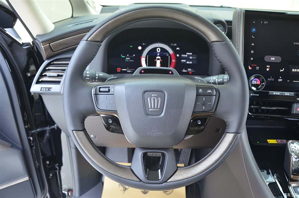 Toyota Vellfire, 2026 8