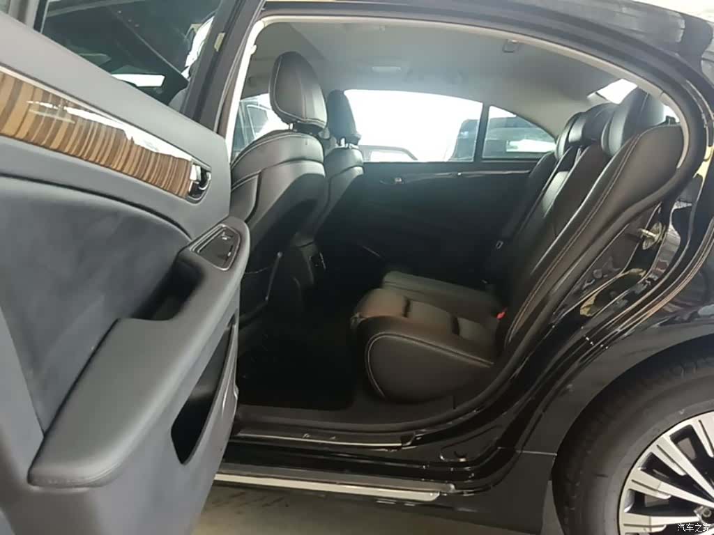Hongqi H7, 2022 13