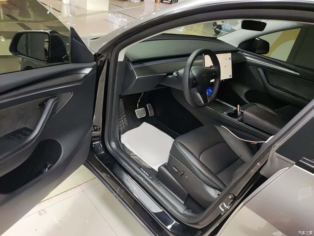 Tesla Model Y, 2022 16