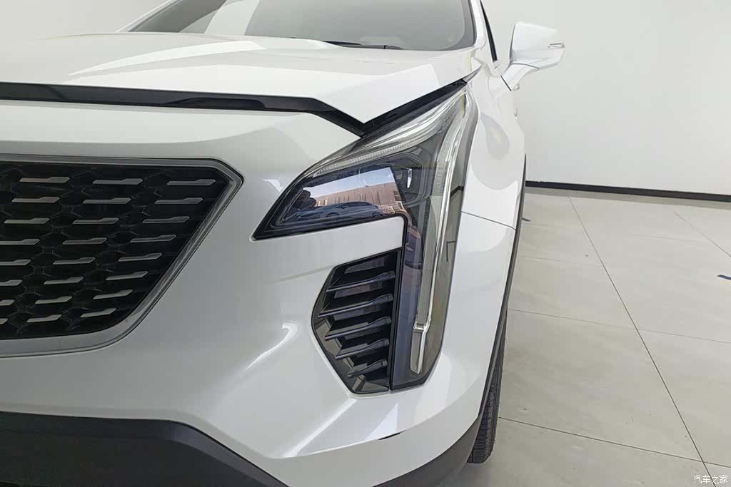 Cadillac XT4, 2021 все фото