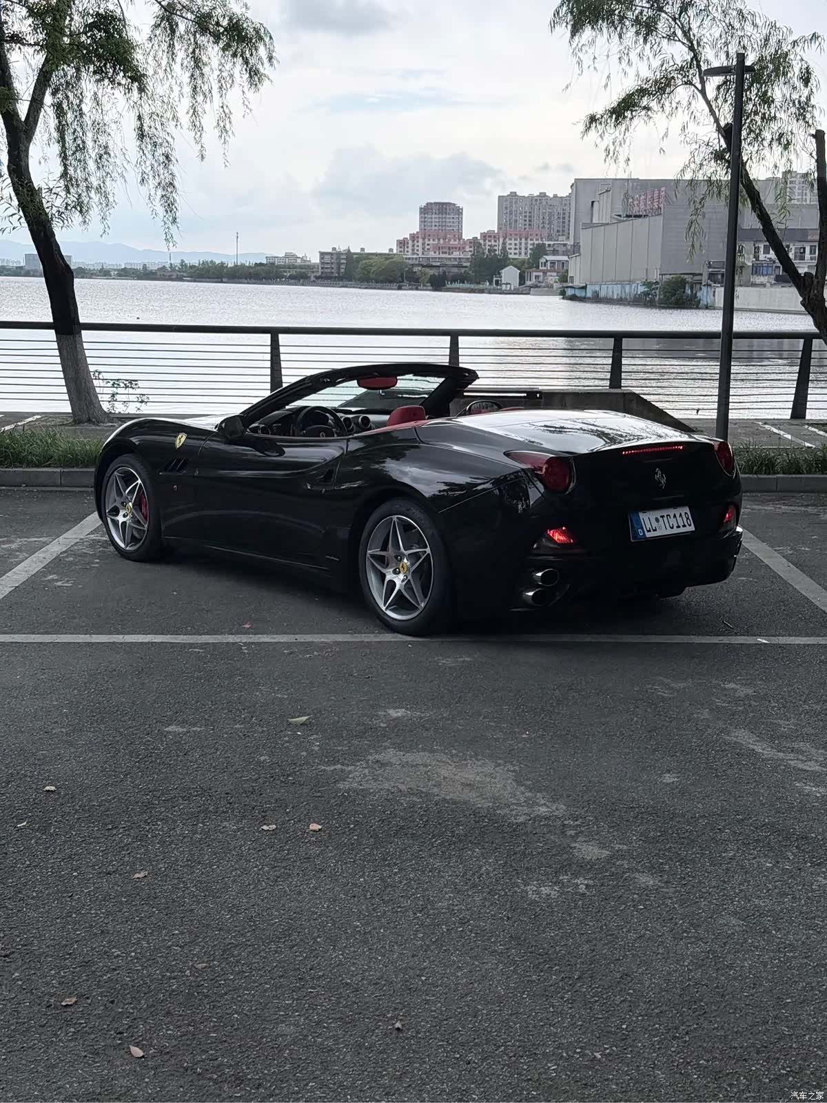 Ferrari California, 2011 16