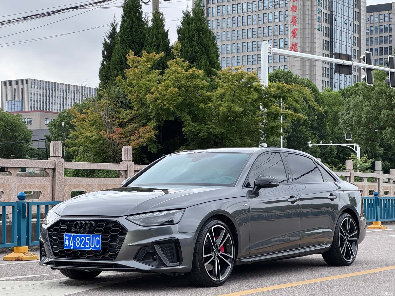 Audi A4L, 2024 1