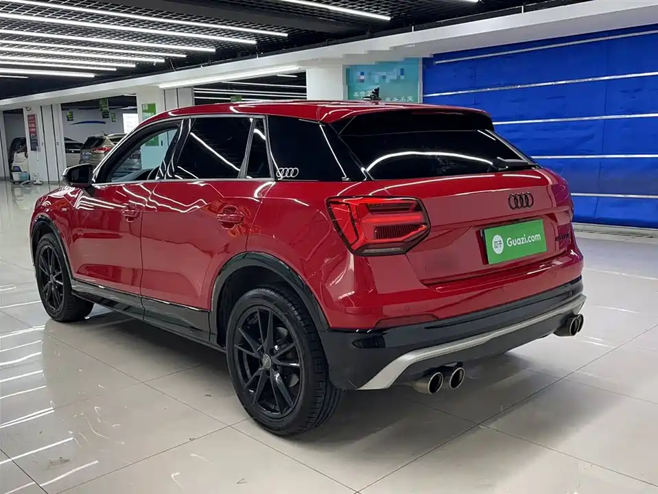 Audi Q2L