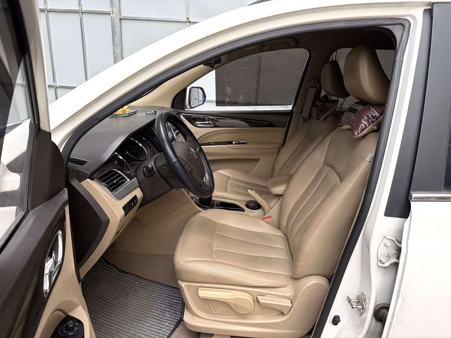Wuling 730, 2016 6