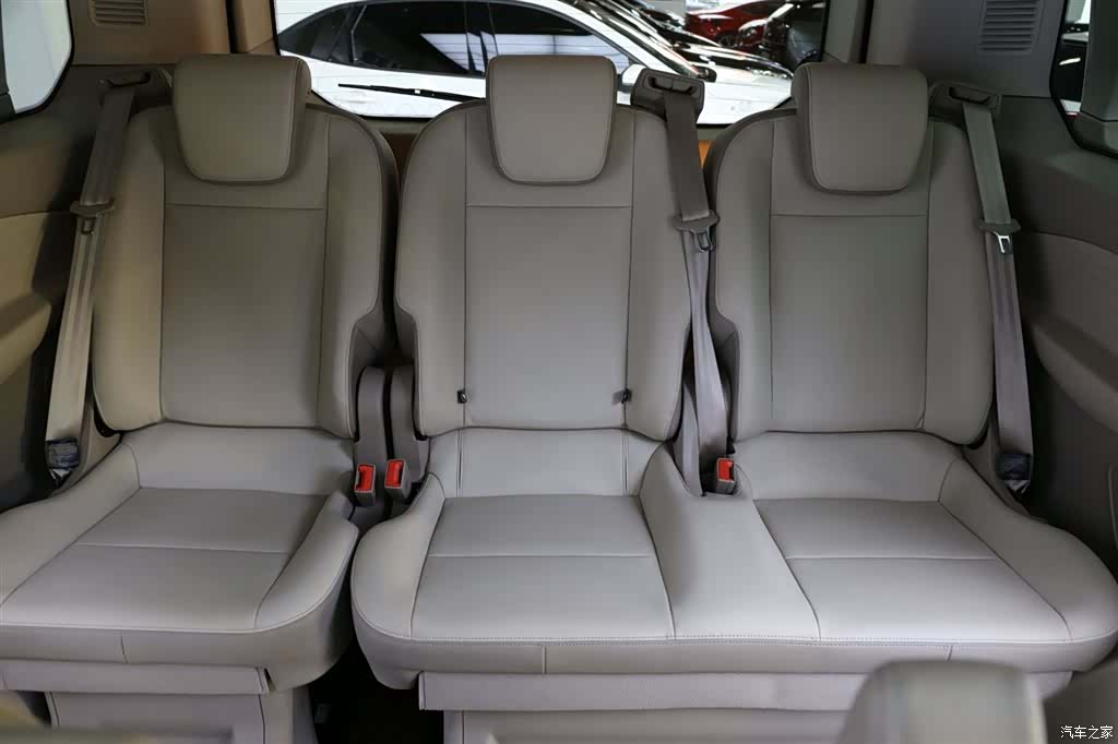 Ford Tourneo, 2021 9