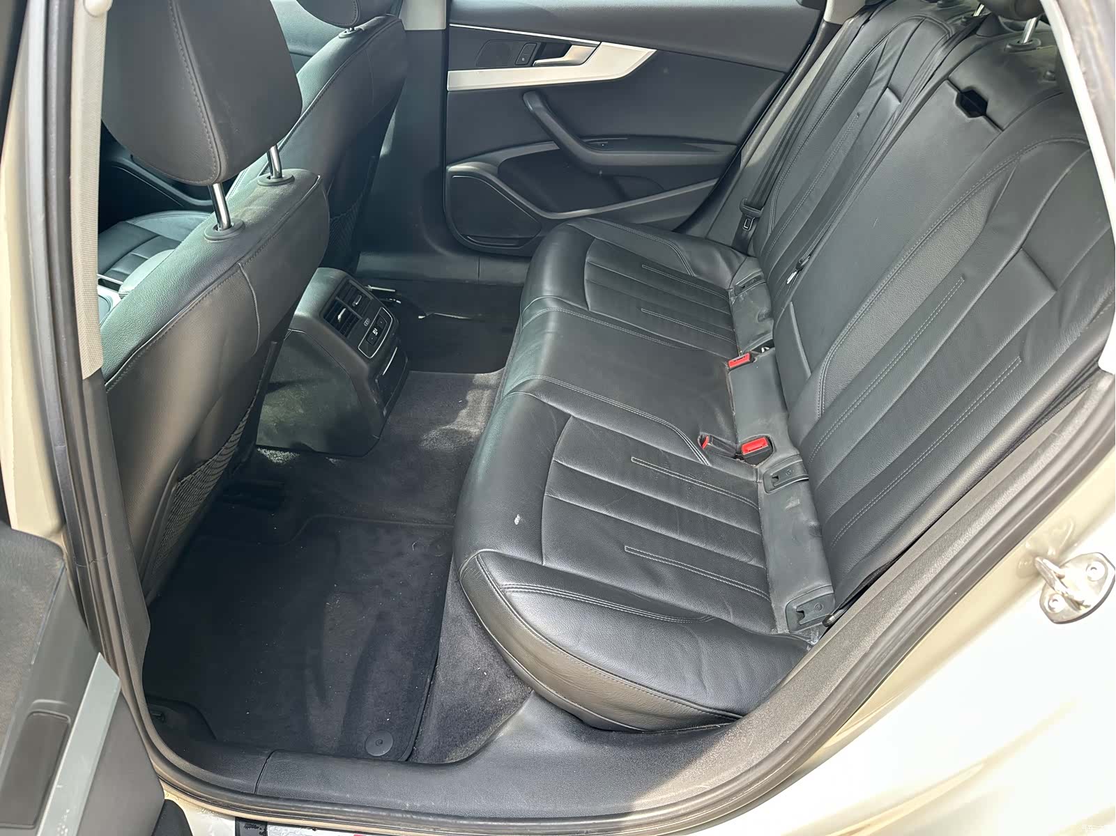 Audi A4L, 2019 6