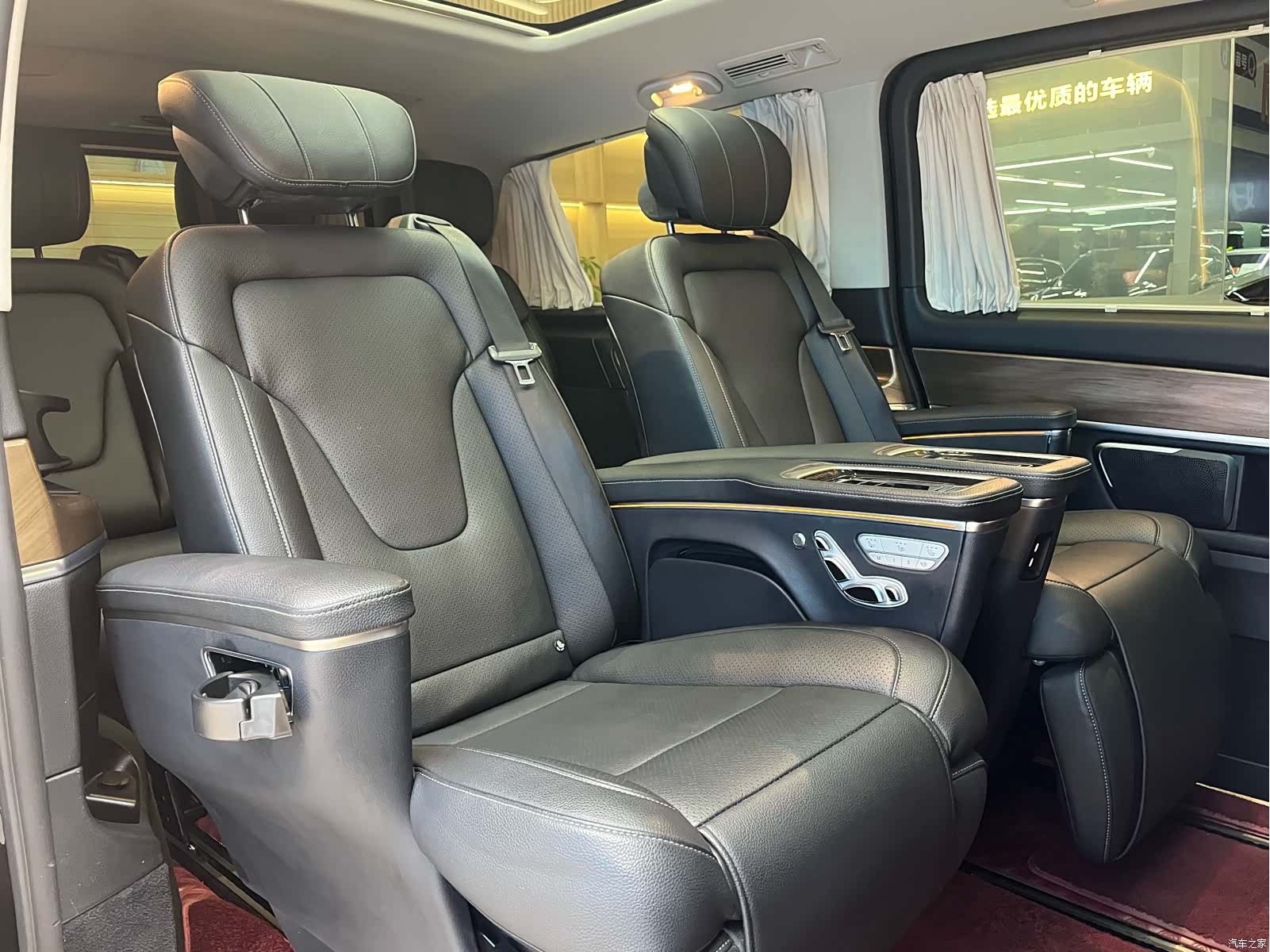 Mercedes-Benz V-Class, 2021 13