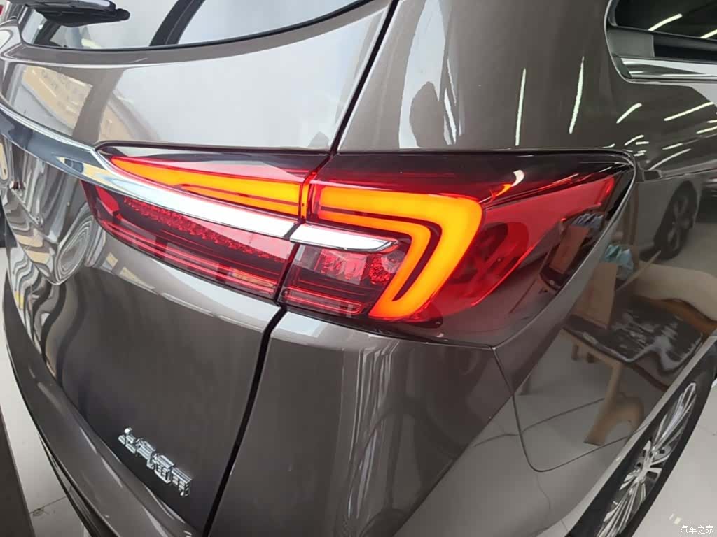 Buick GL8, 2023 25