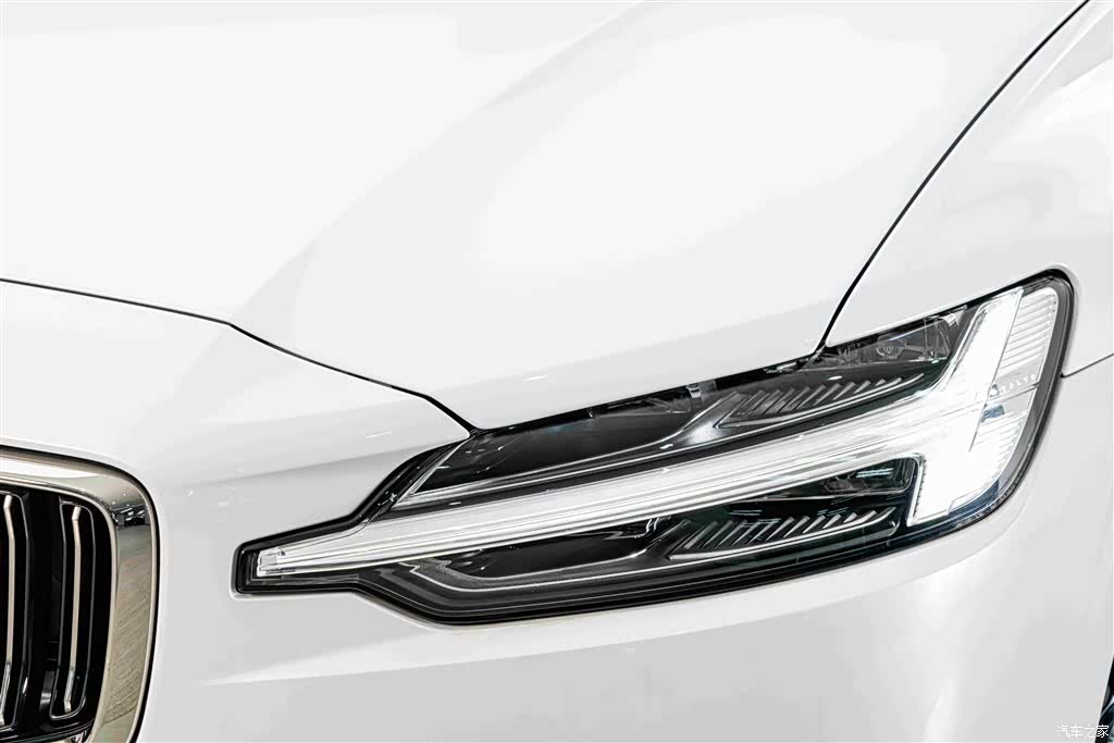 Volvo S60, 2024 4