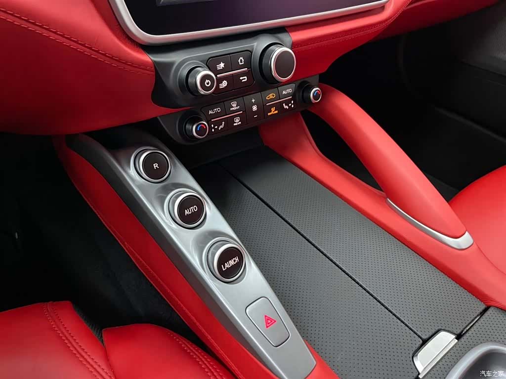 Ferrari GTC4Lus, 2019 17