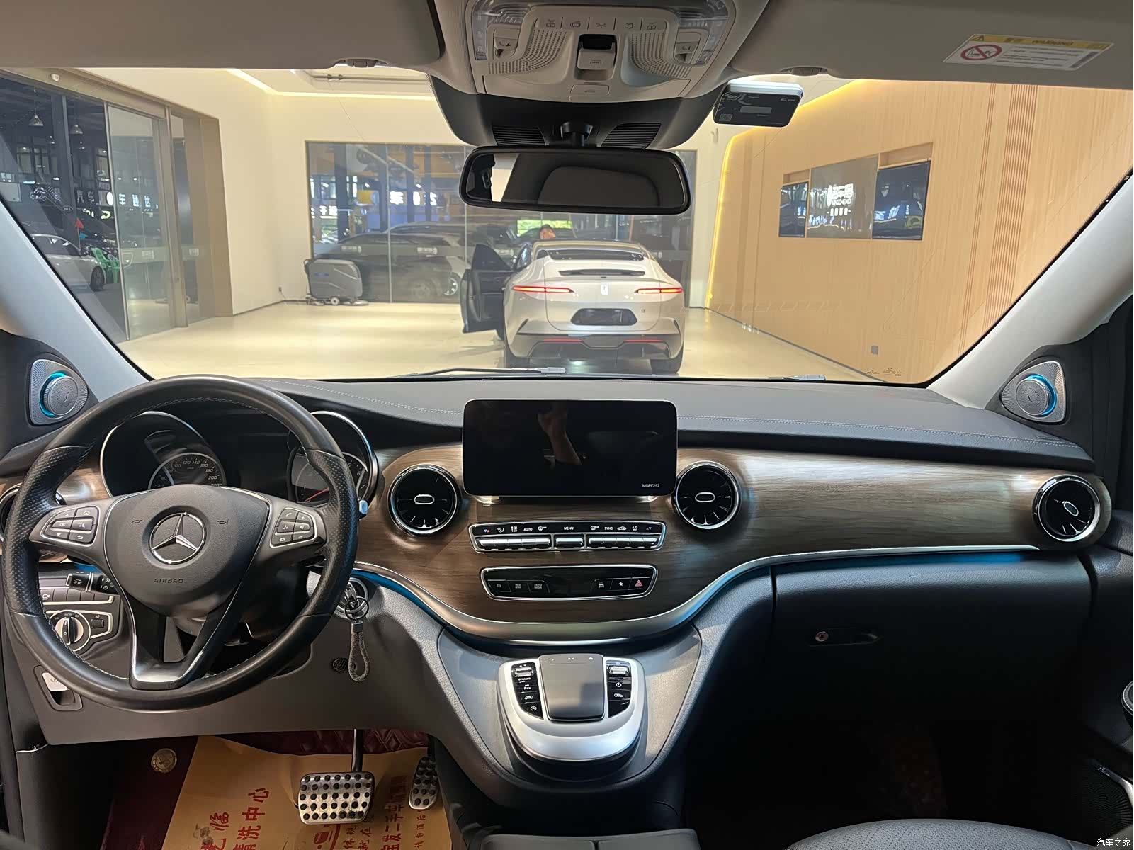Mercedes-Benz V-Class, 2021 6