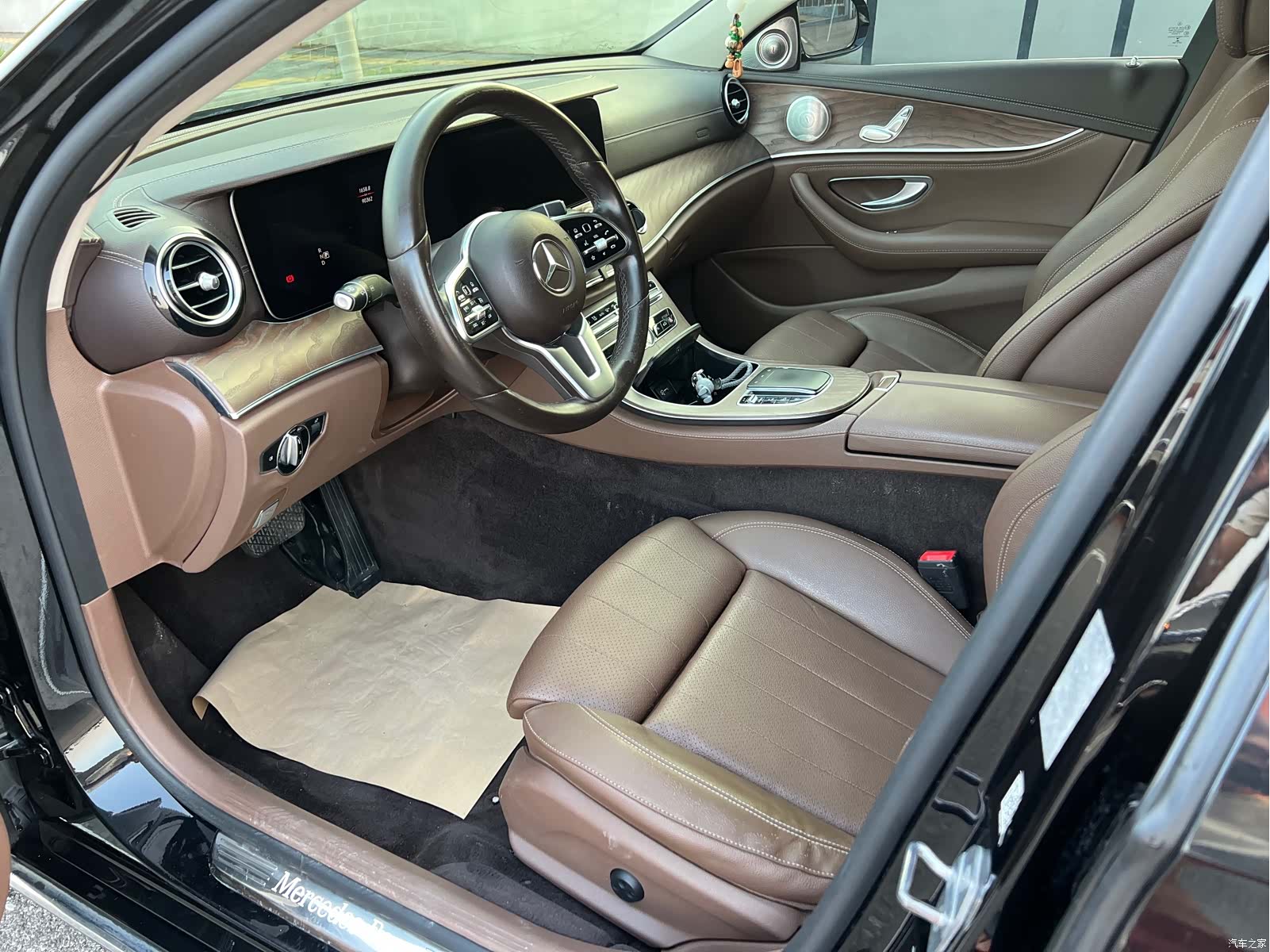 Mercedes-Benz E-Class, 2019 6