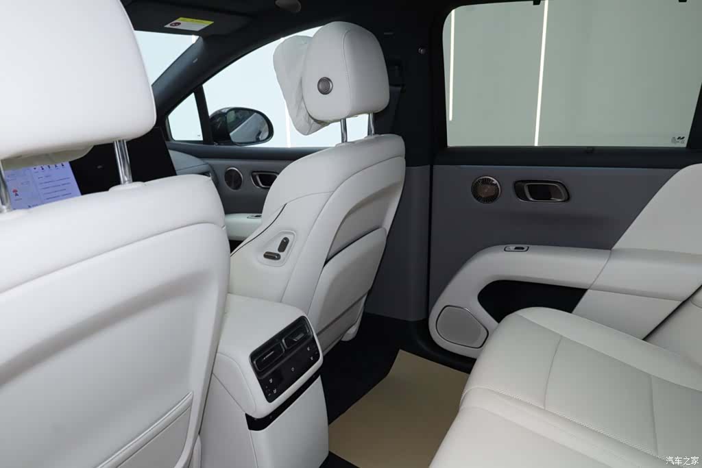 Li Auto i6, 2025 25