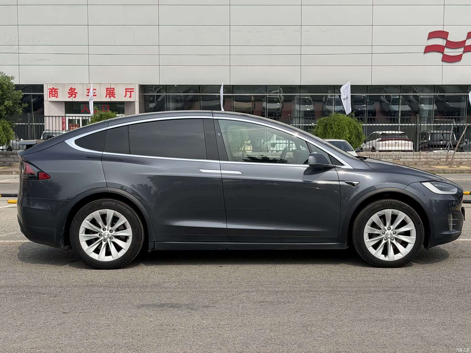 Tesla Model X, 2017 7