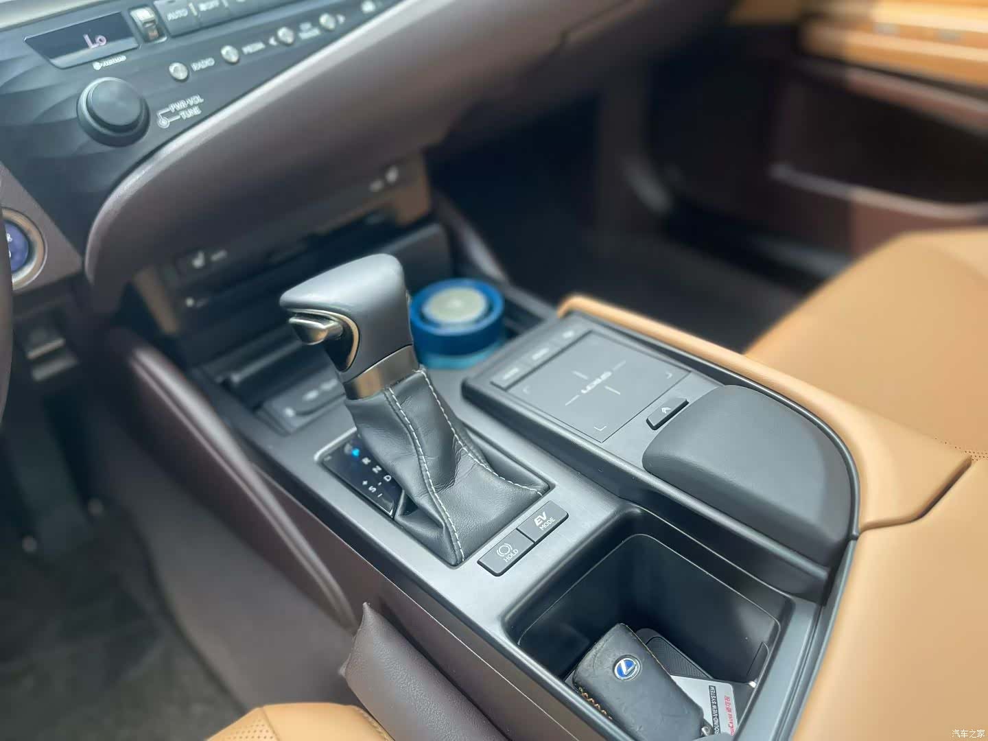 Lexus ES, 2019 12