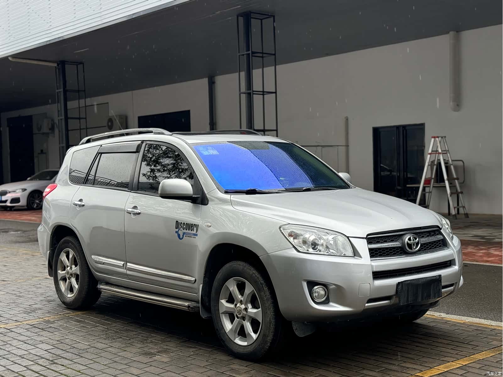 Toyota RAV4, 2011 3