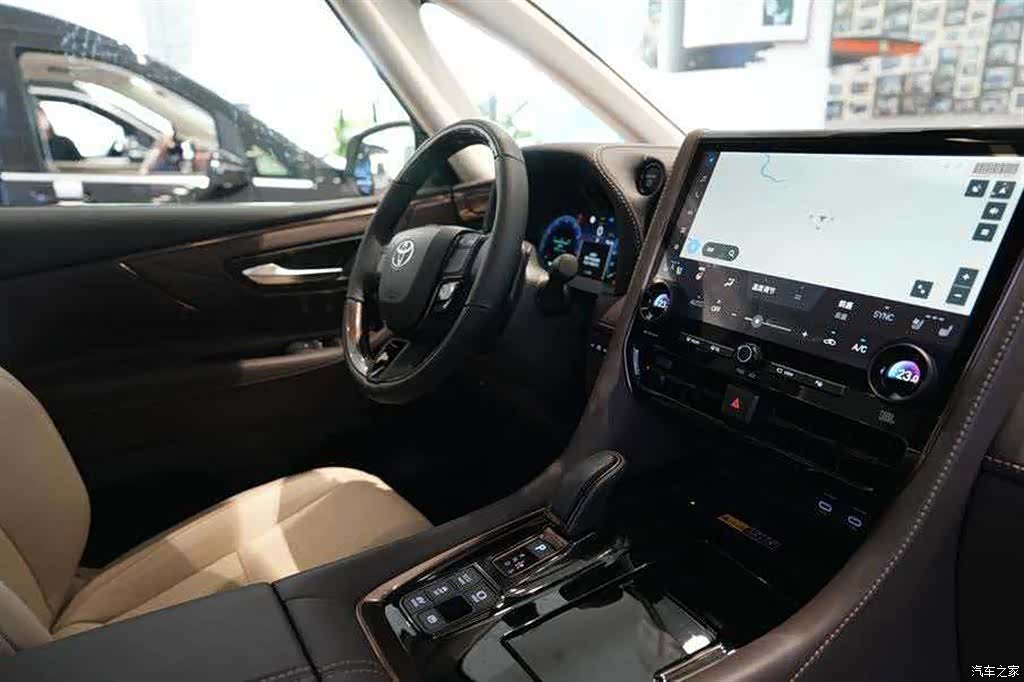 Toyota Alphard, 2024 4