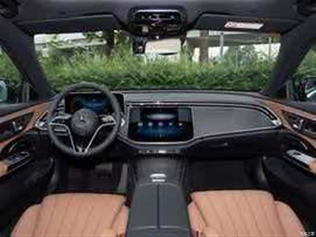 Mercedes-Benz E-Class, 2025 4