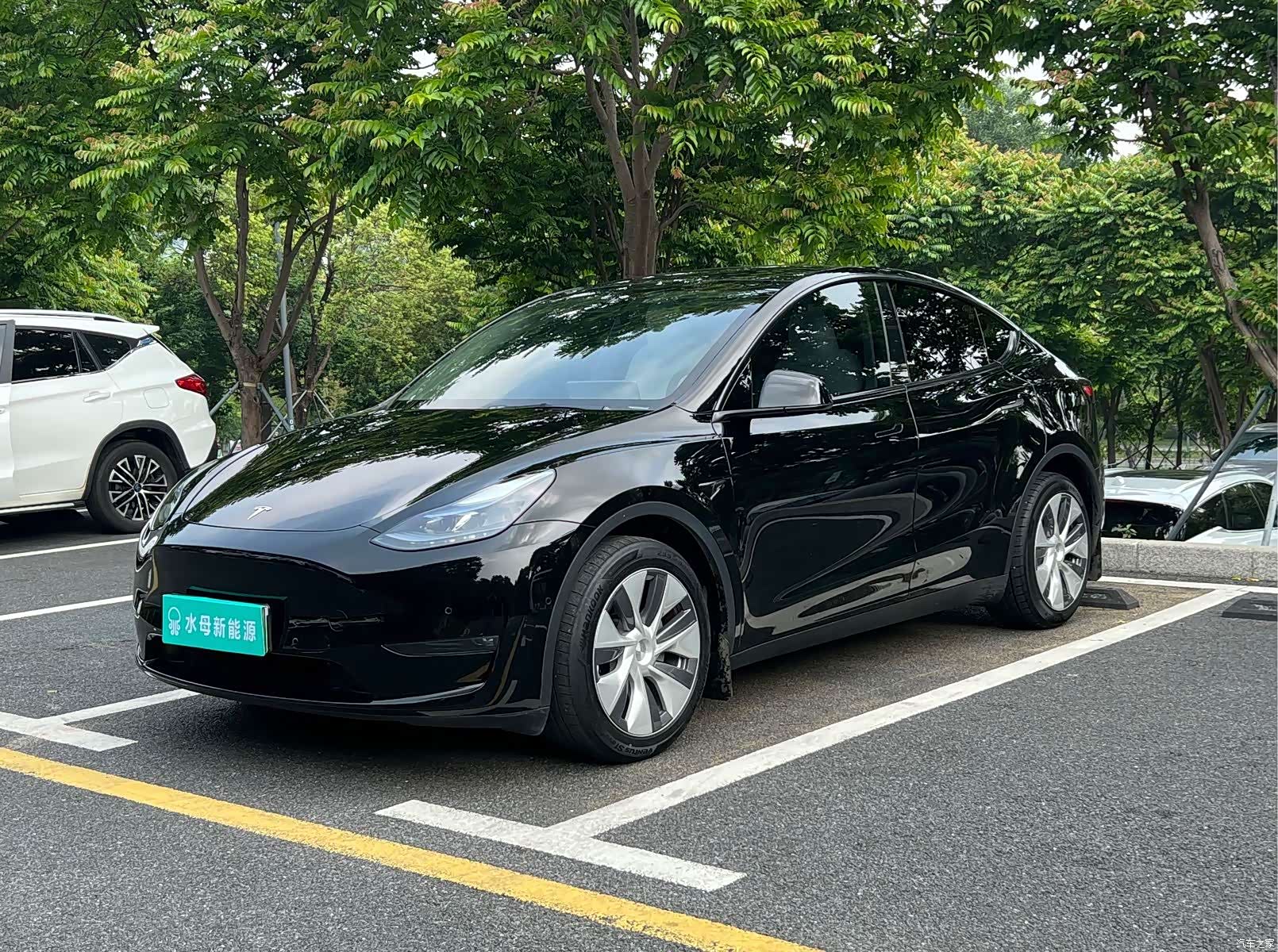 Tesla Model Y, 2023 1