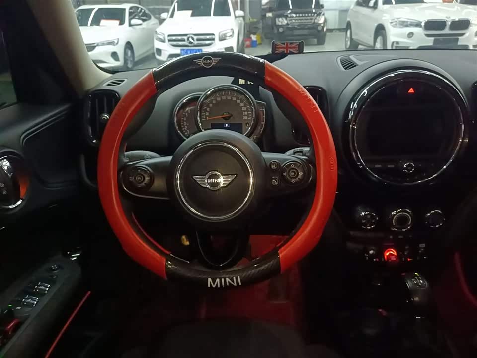 MINI COUNTRYMAN
