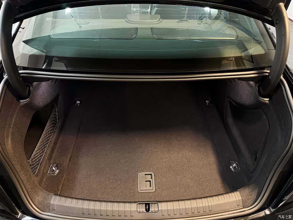 Audi A6L, 2025 15