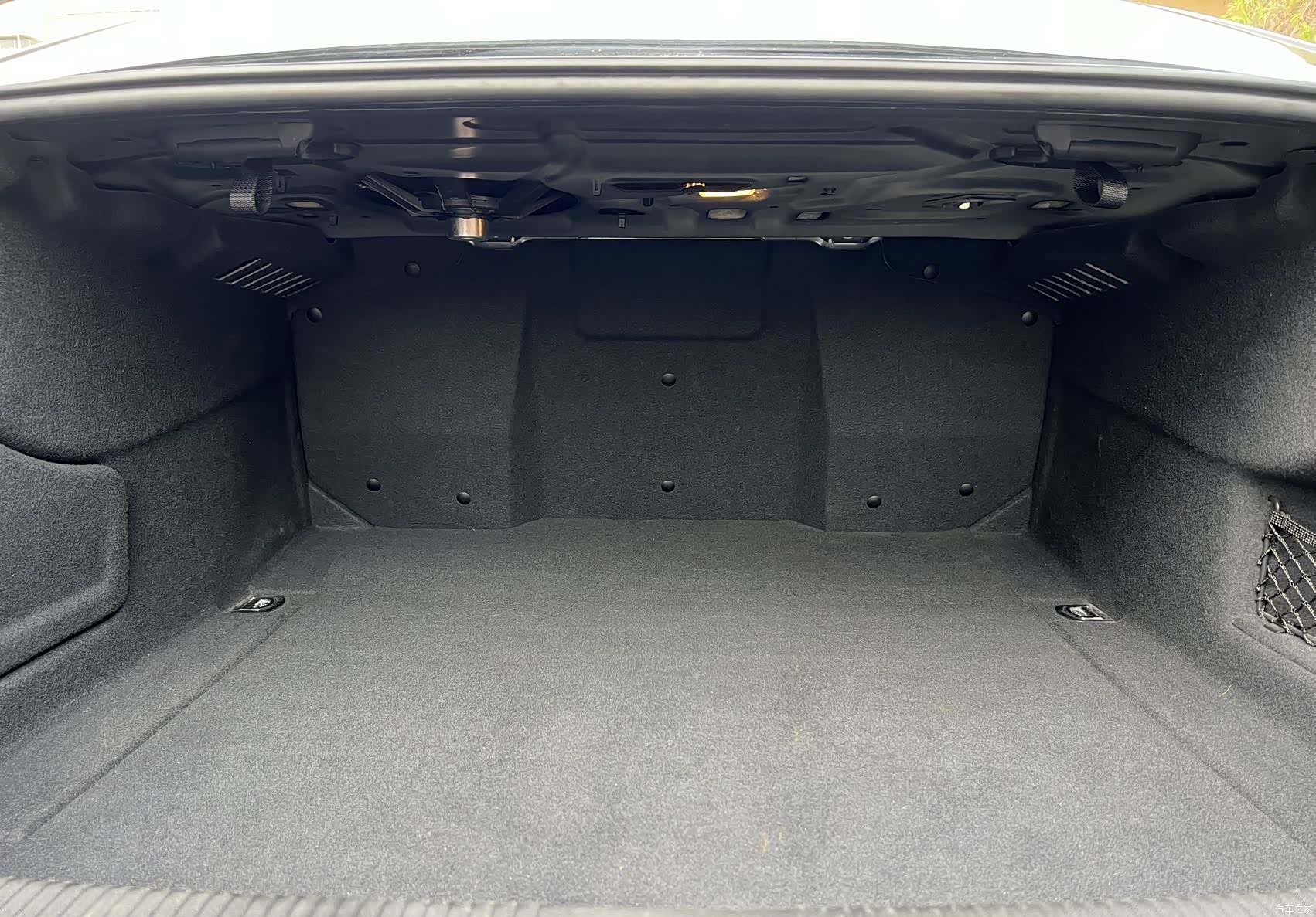 Audi A6L, 2012 19