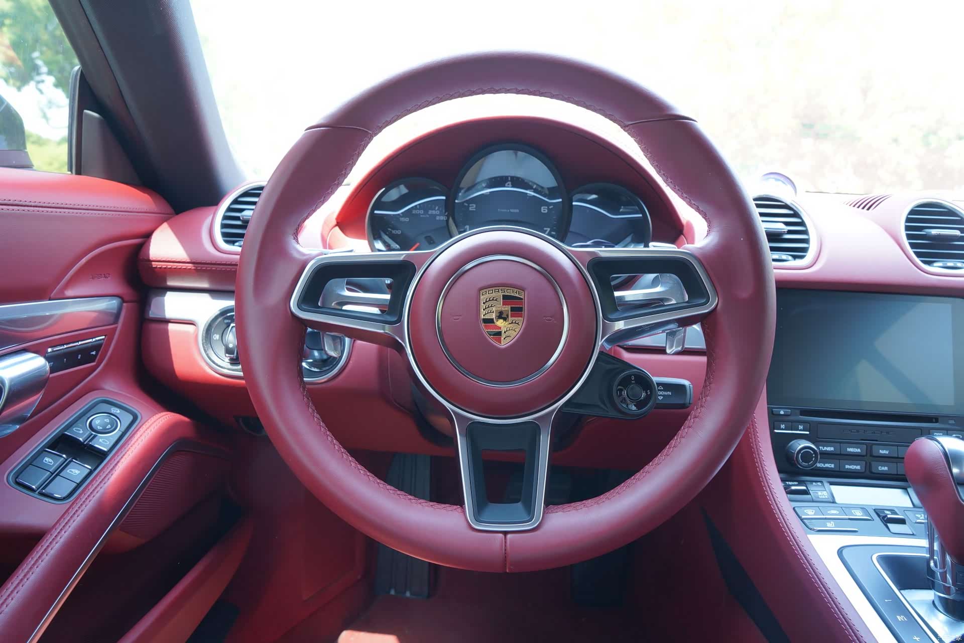 Porsche Cayman, 2024 9