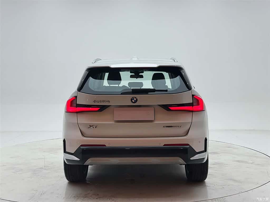 BMW X1, 2023 все фото
