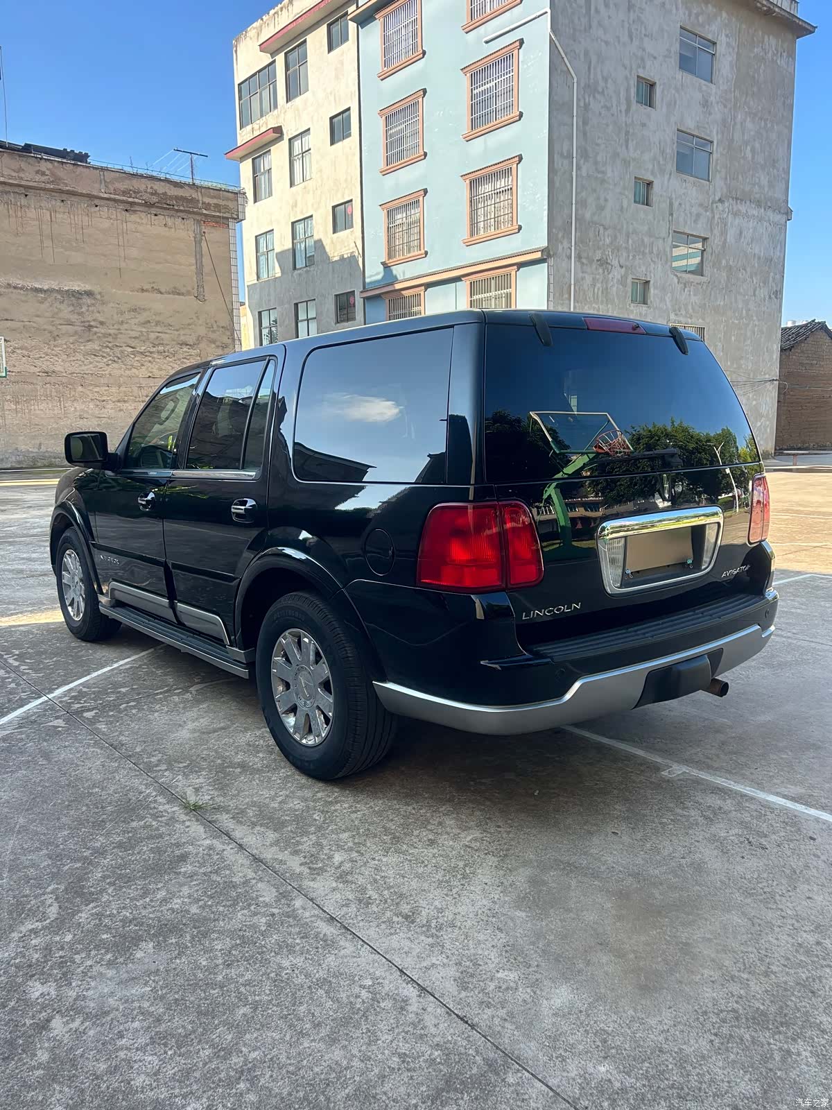 Lincoln Navigator, 2005 6