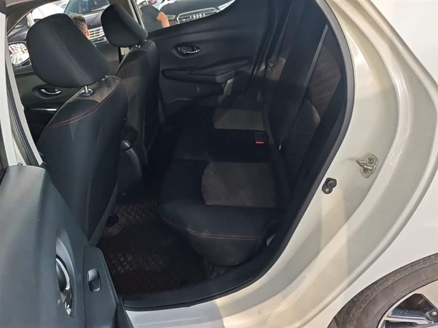 Nissan Bluebird 2019, фото 17