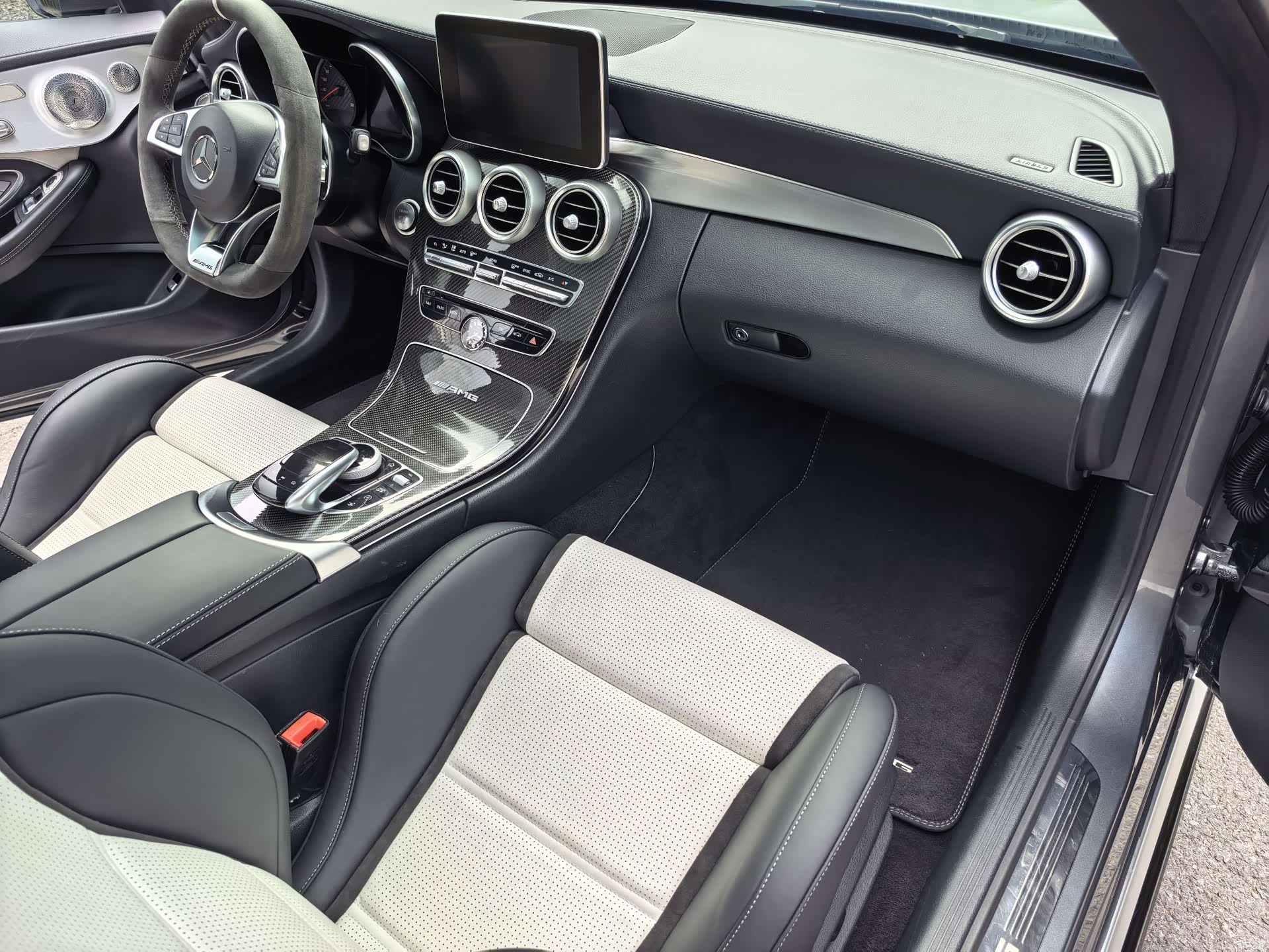 Mercedes-Benz C-Class, 2018 13