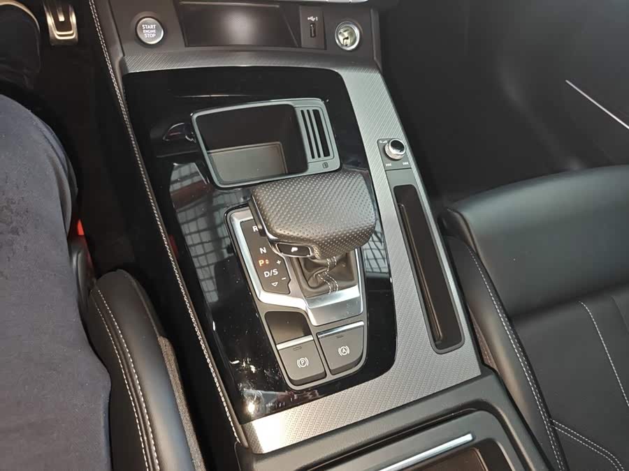 Audi Q5L 2024, фото 10