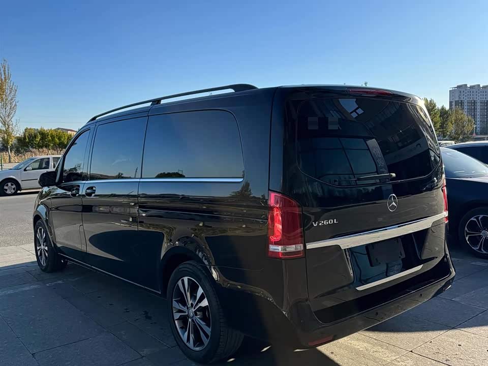 Mercedes-Benz V-class