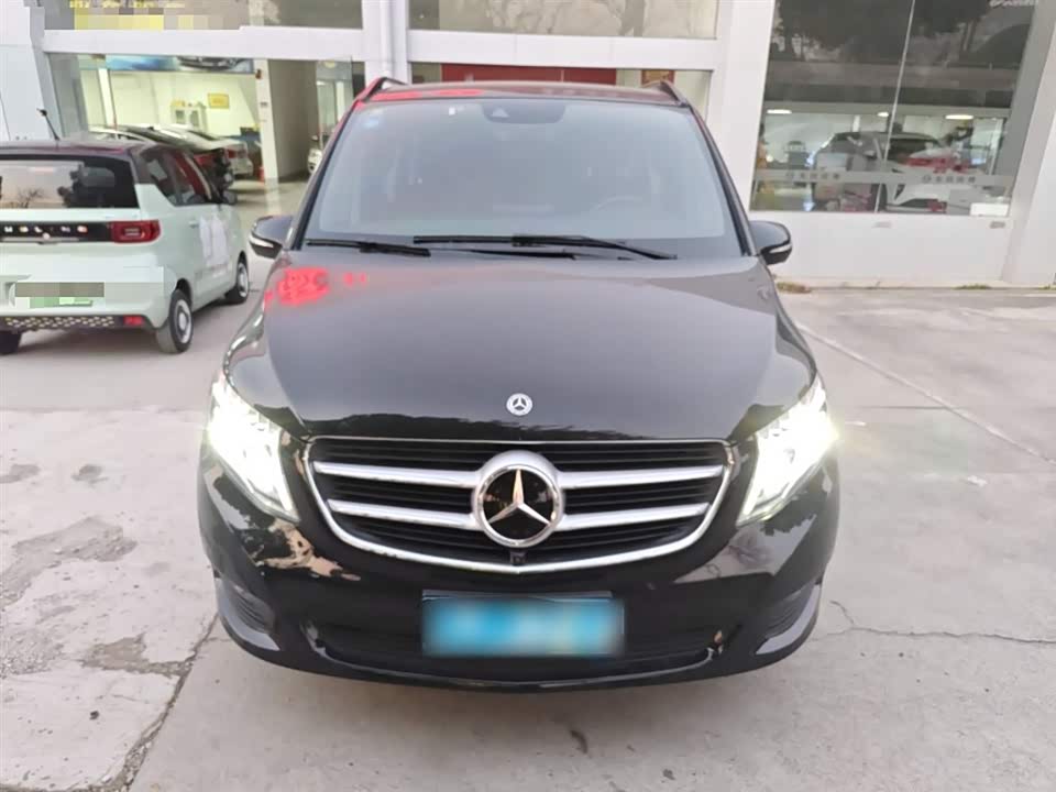 Mercedes-Benz V-class