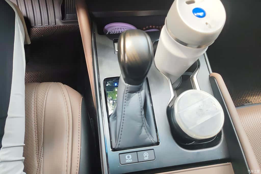 Lexus ES, 2025 16
