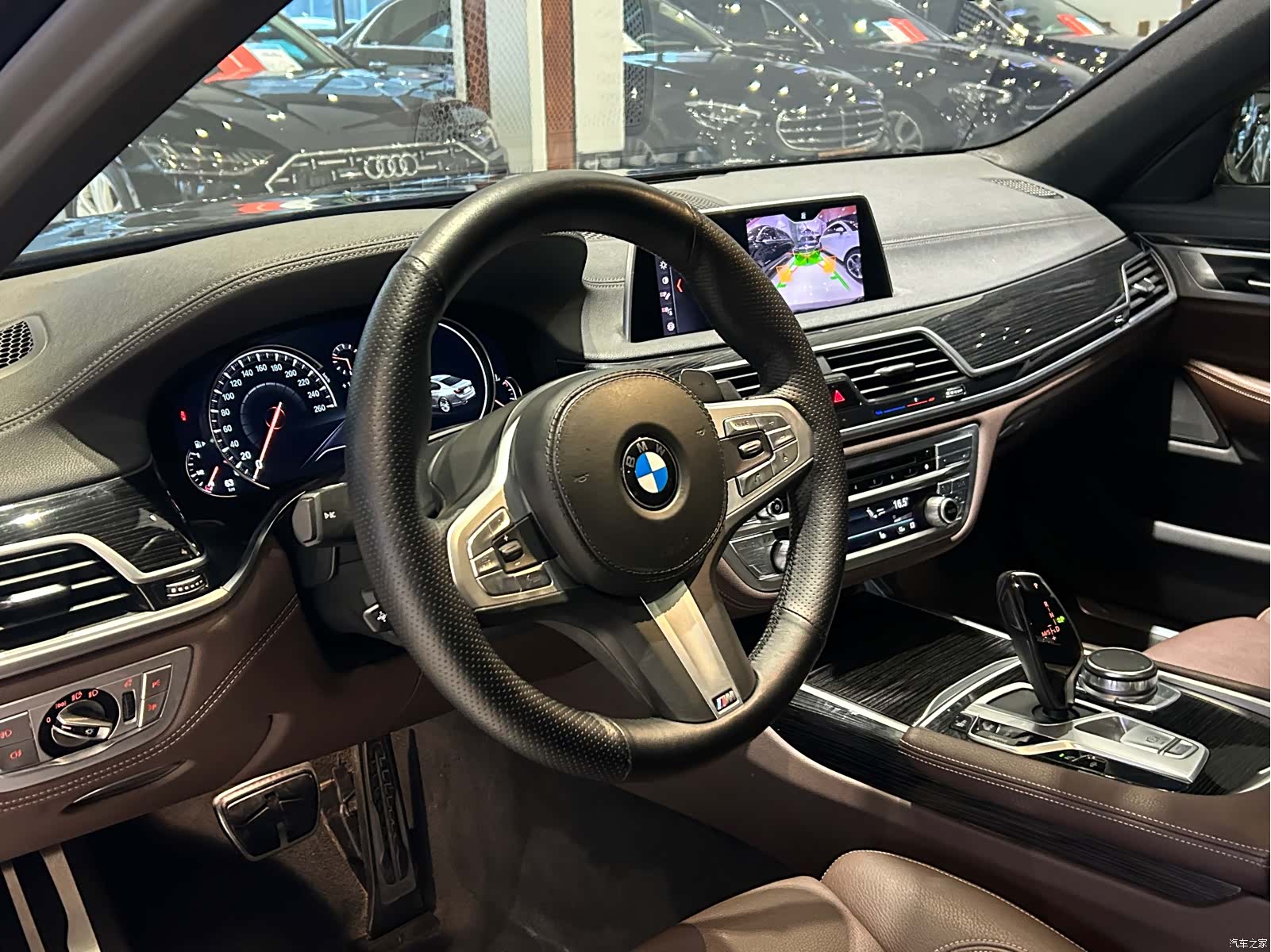 BMW 7 Series, 2019 все фото