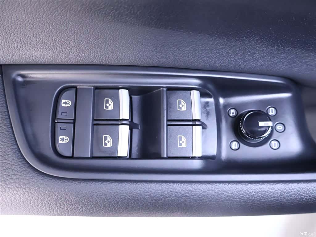 Audi Q8, 2023 17