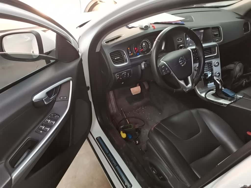 Volvo S60, 2017 16